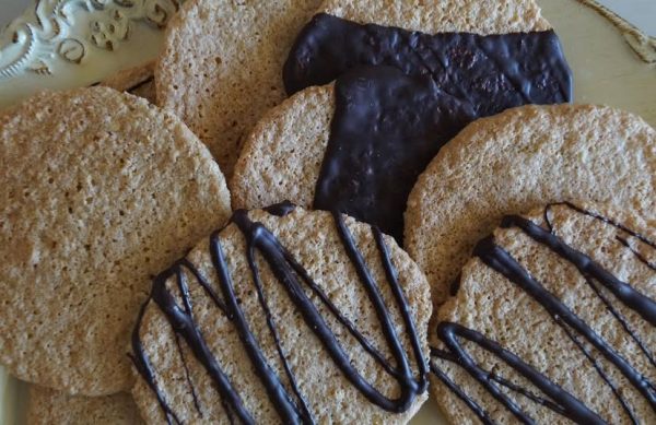 Galletas de avena endulzada bañadas en chocolate 12 unidades